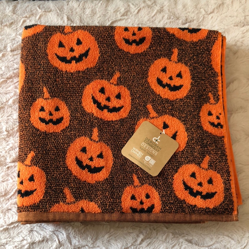 Deborah Connolly Halloween Pumpkin BATH Towels